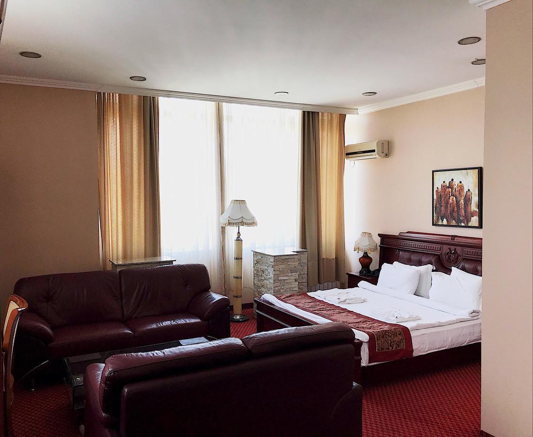 Hotel Royal Πρίστινα Εξωτερικό φωτογραφία